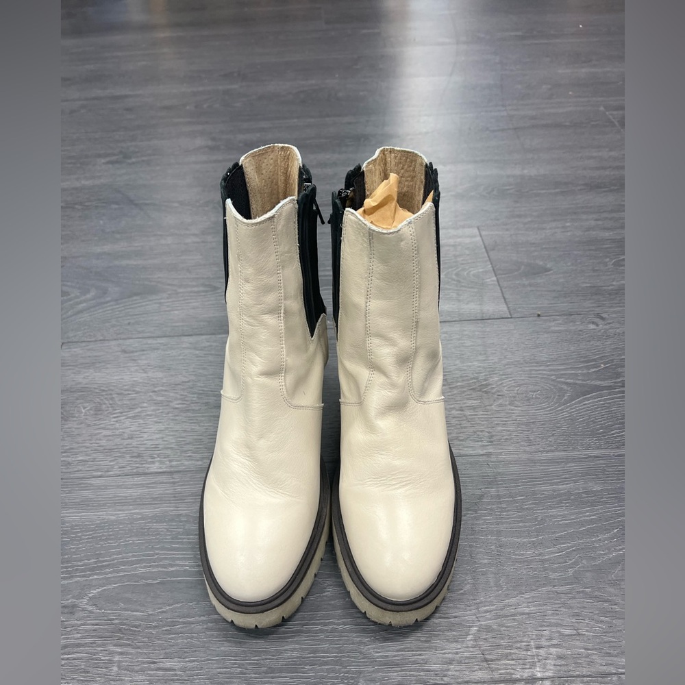 Free People James Chelsea Boots Bone and Black Heeled Sz 41/11 - Picture 4 of 7